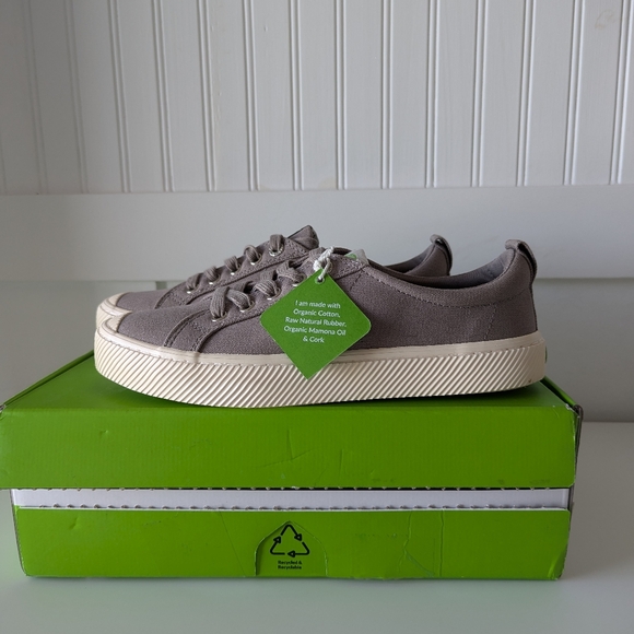 Cariuma OCA Low Mystic Grey sneakers. Size 9/EU 40 - Picture 3 of 5